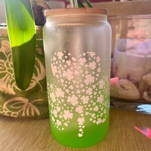 ☘️ St. Patricks Day ~Shamrock Tumbler ~ Hand painted & Adorable ☘️
